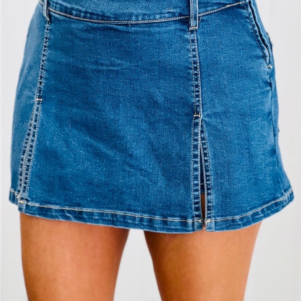 Love Tree Blue A-Line Mini Skorts with Slit size medium